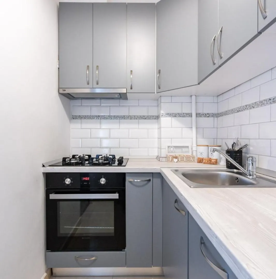 Bright And Cozy Apartment In The Bucharest Center Romania