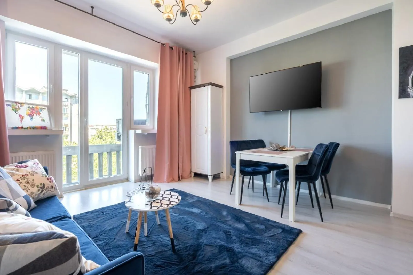 Bright And Cozy Apartment In The Bucharest Center