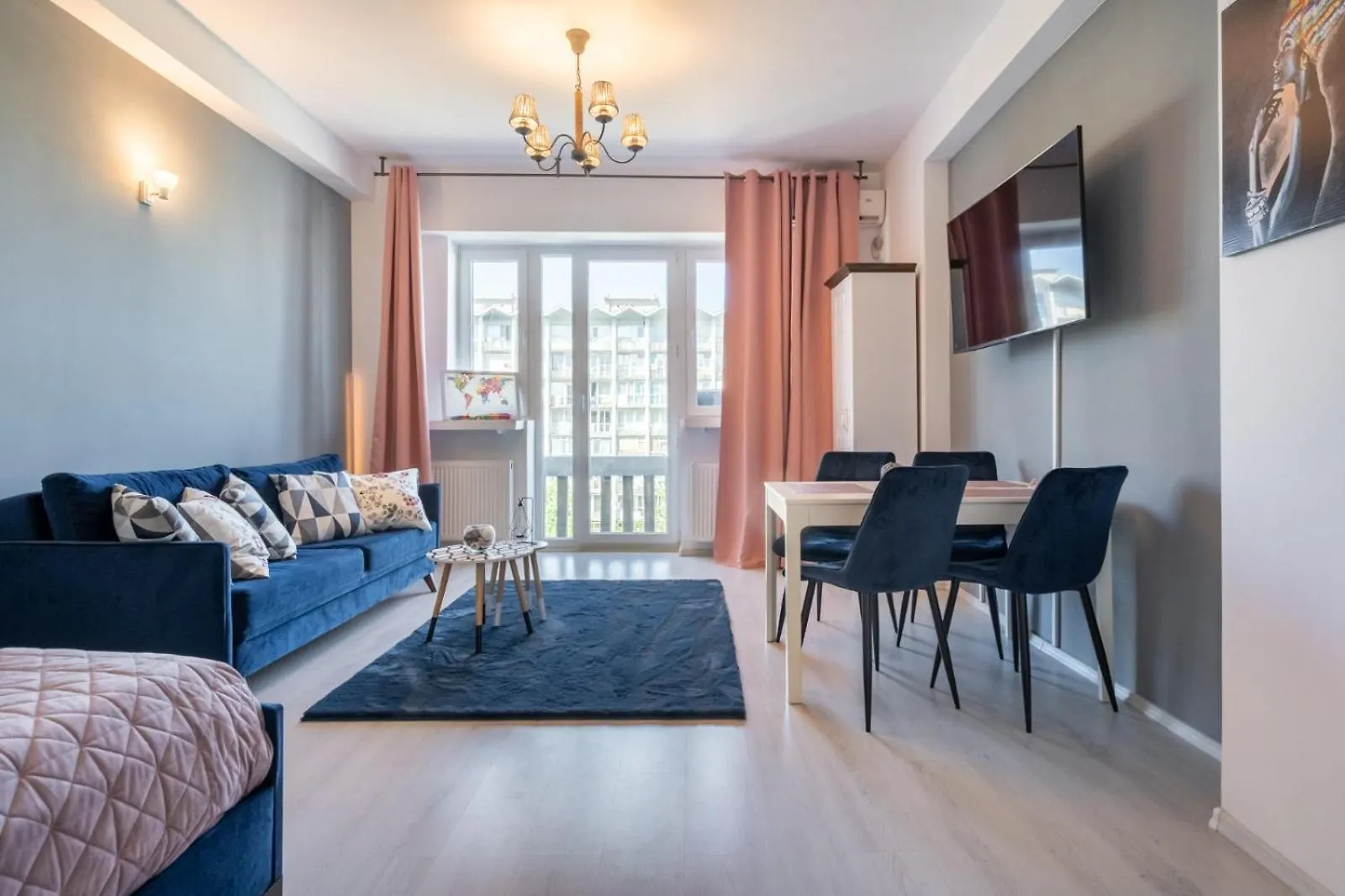 Bright And Cozy Apartment In The Bucharest Center